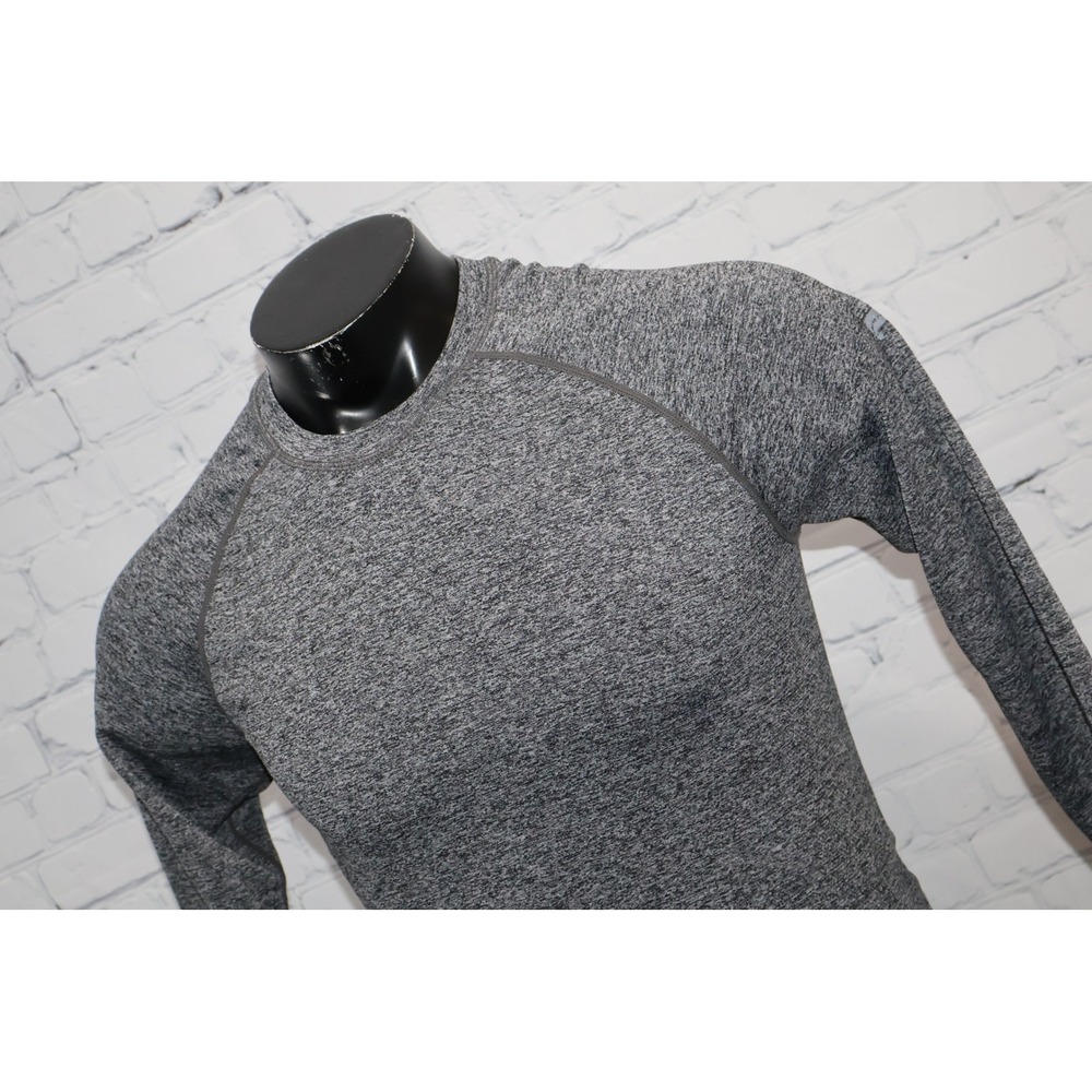 Fabletics Gym Shirt Mens Small Gray Long Sleeve Crew Neck Raglan Activewear